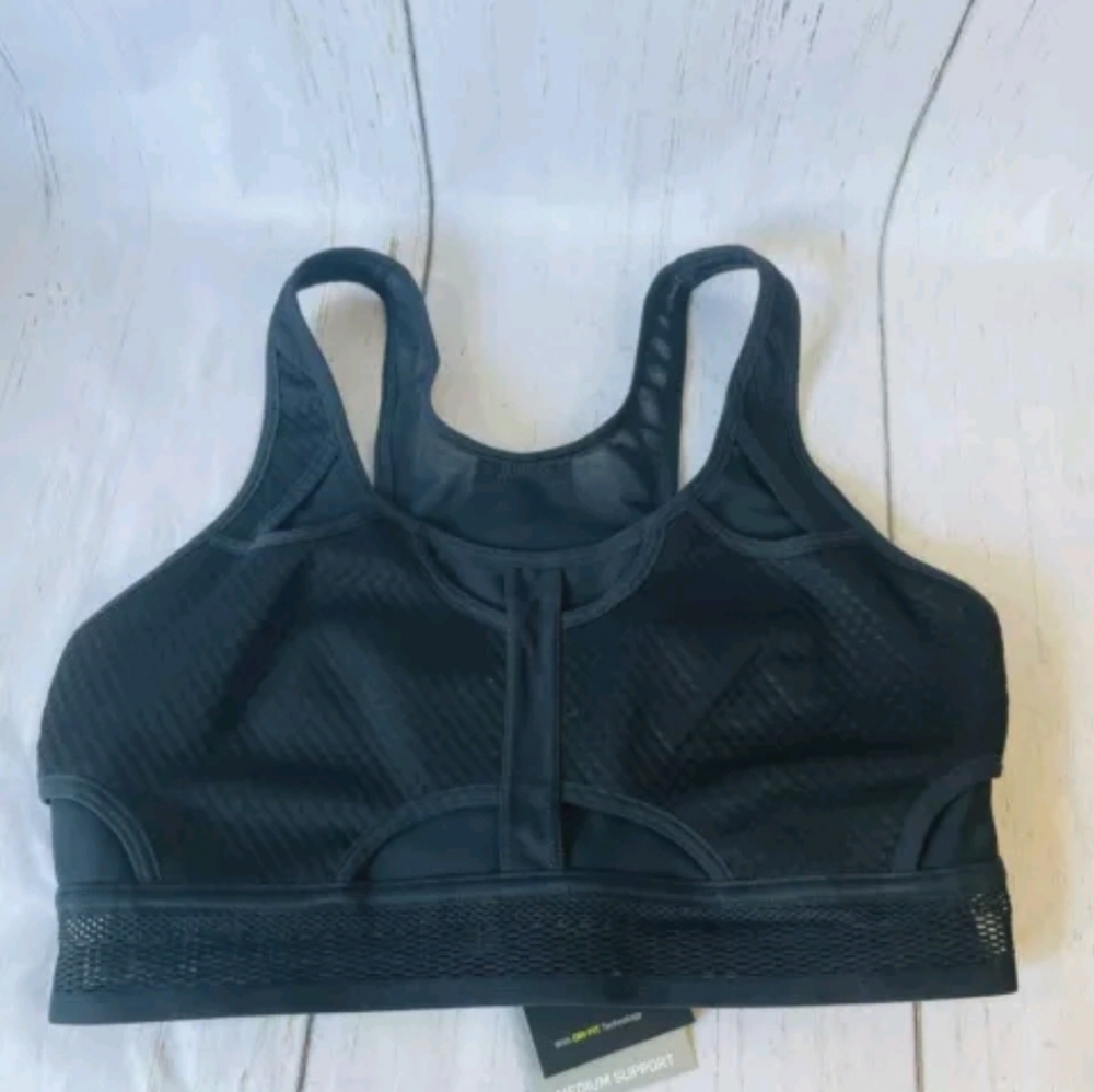 NWOT Nike Women's Swoosh UltraBreathe Medium-Support Non Paddded Sports Bra SZ M